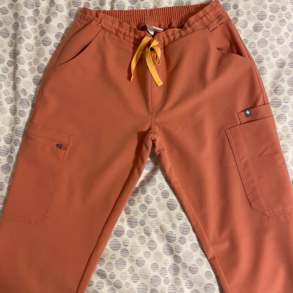 FIGS Coral Yola Bottoms